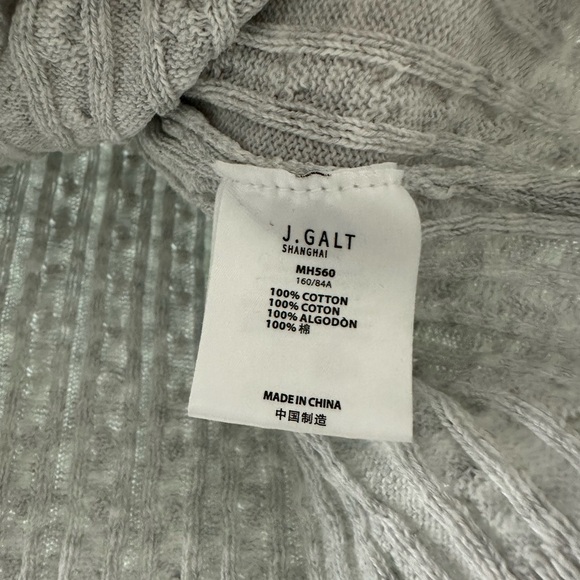 Gray Ribbed Button-Up Cardigan - Picture 2 of 3